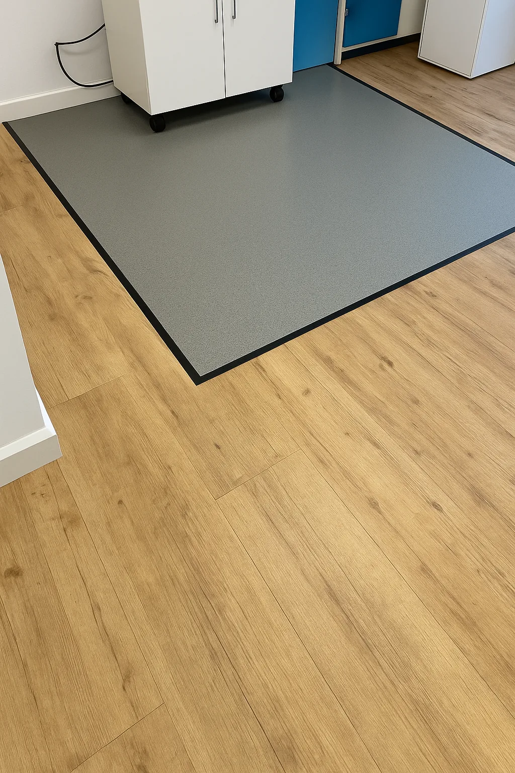 Commercial vinyl repair example
